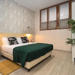 Hemeras Boutique Homes - Design Flat Near Metro Station Apartment